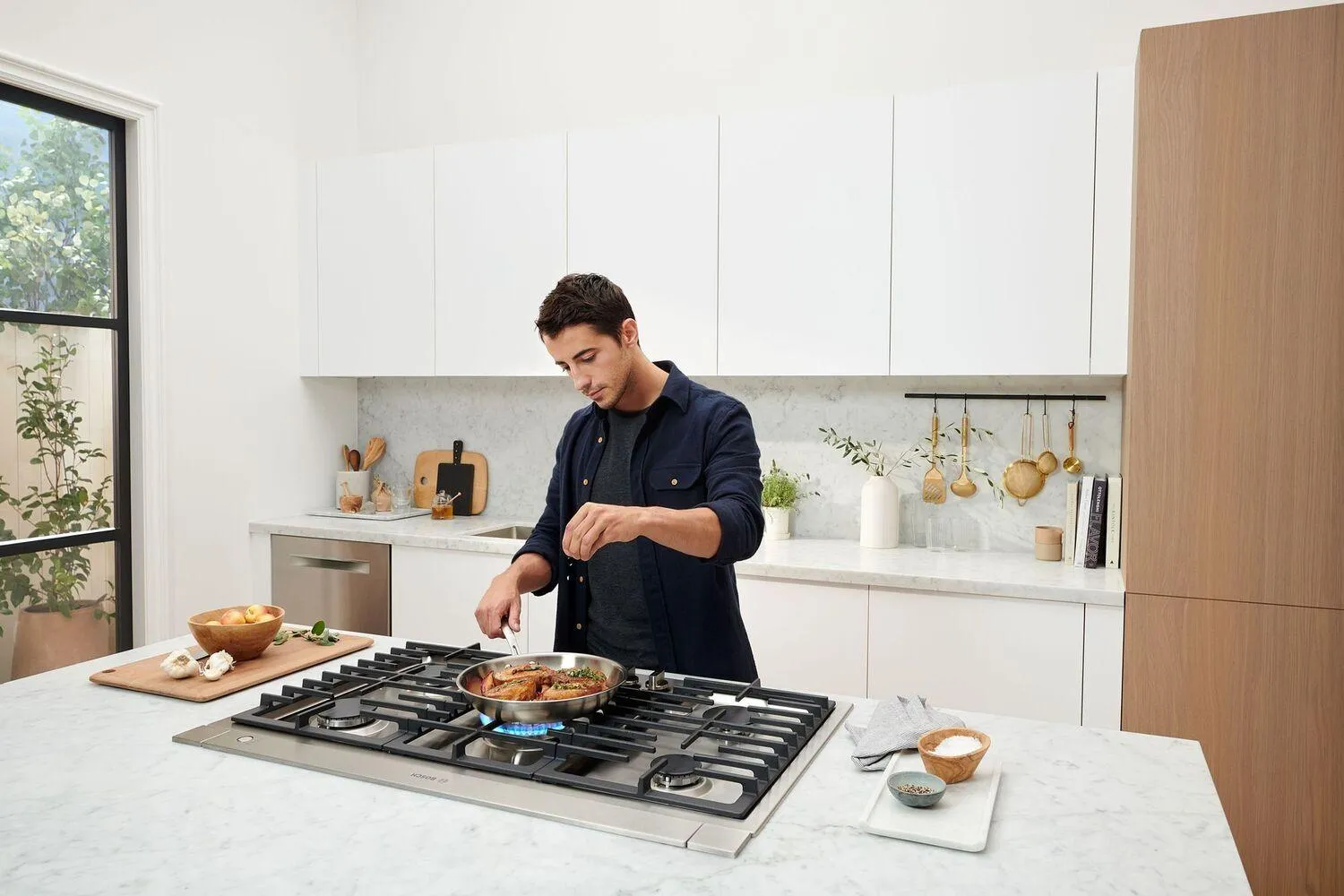 Bosch  800 Series Gas Cooktop 36'' Stainless Steel Ngm8658Uc