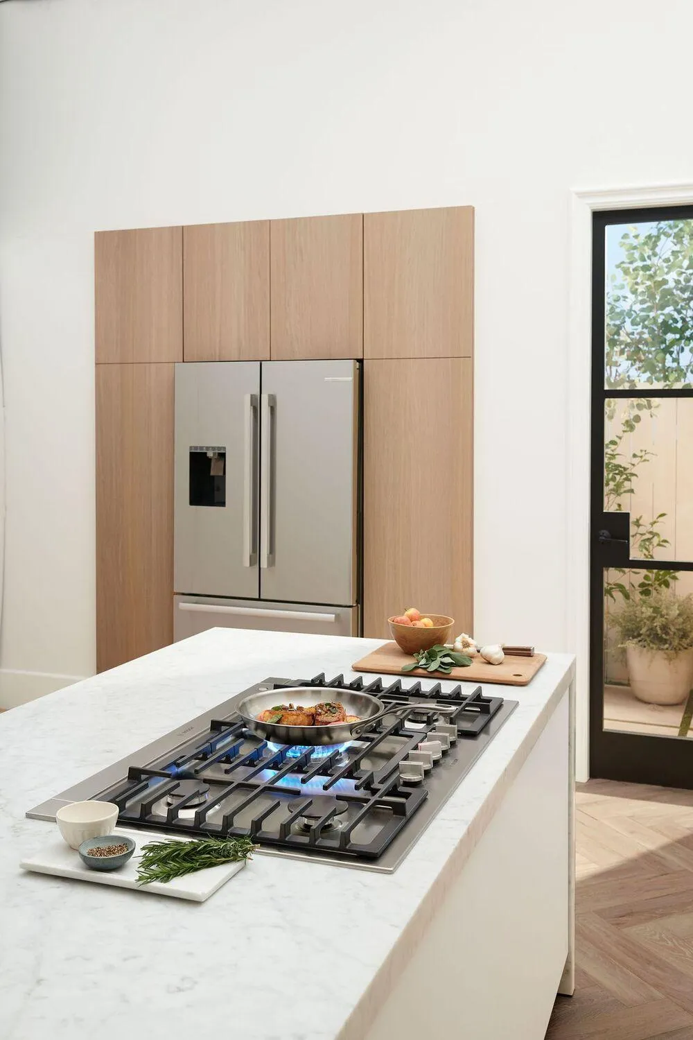 Bosch  800 Series Gas Cooktop 36'' Stainless Steel Ngm8658Uc