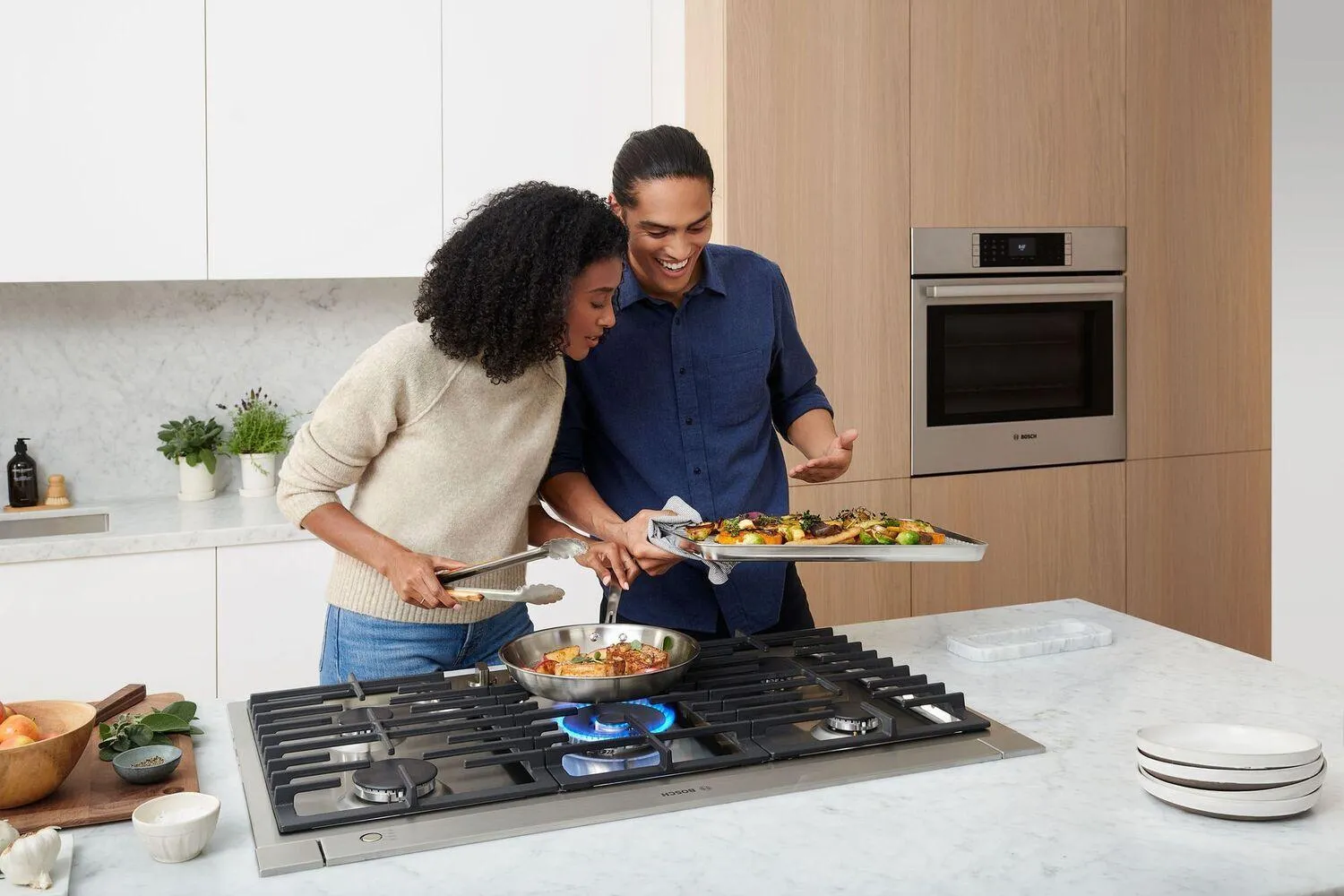 Bosch  800 Series Gas Cooktop 36'' Stainless Steel Ngm8658Uc
