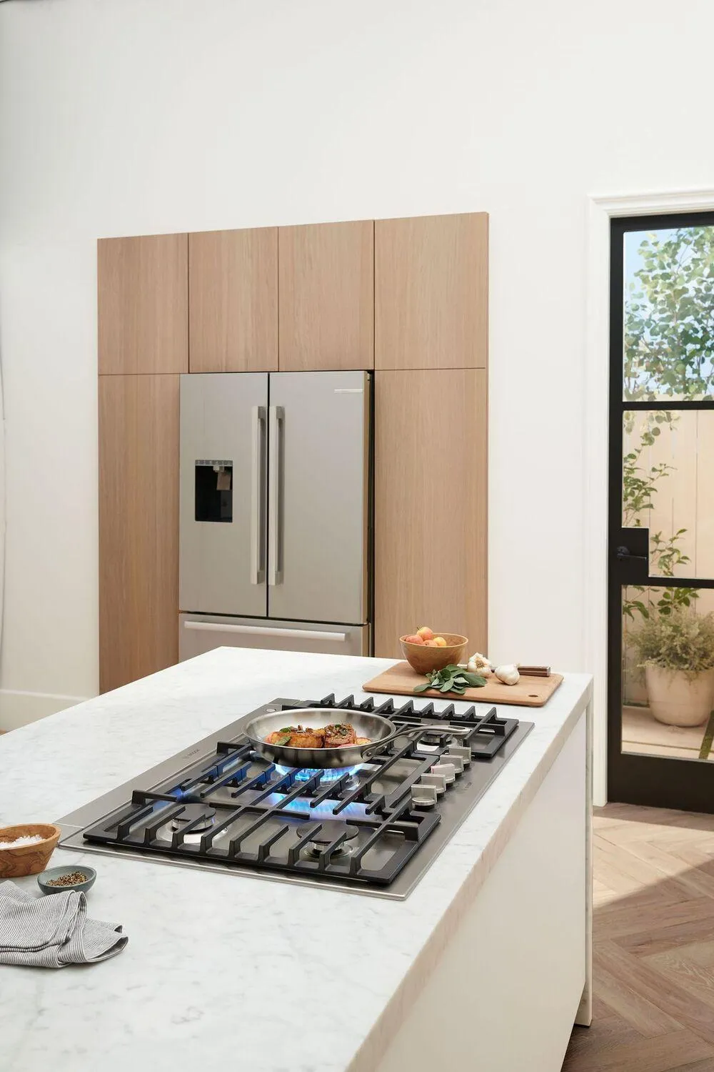 Bosch  800 Series Gas Cooktop 36'' Stainless Steel Ngm8658Uc