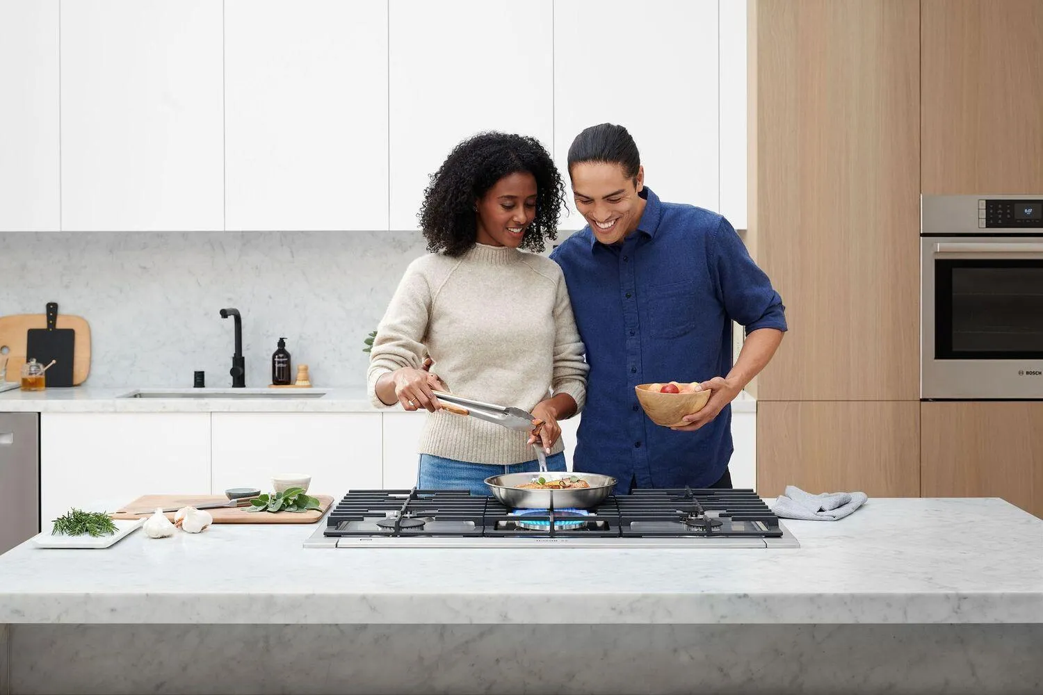 Bosch  800 Series Gas Cooktop 36'' Stainless Steel Ngm8658Uc