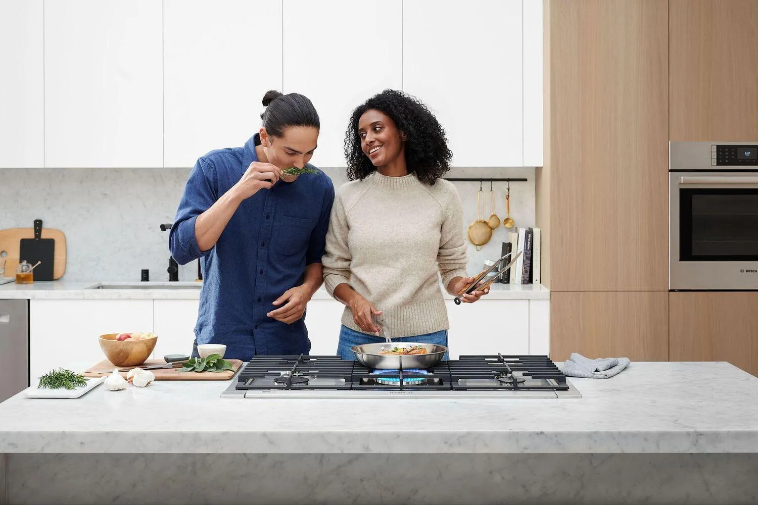 Bosch  800 Series Gas Cooktop 36'' Stainless Steel Ngm8658Uc