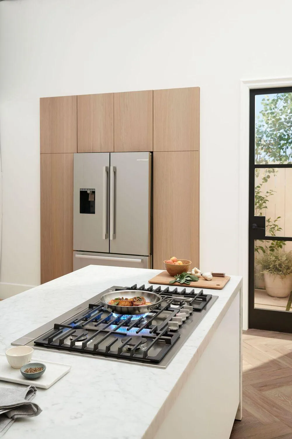 Bosch  800 Series Gas Cooktop 36'' Stainless Steel Ngm8658Uc
