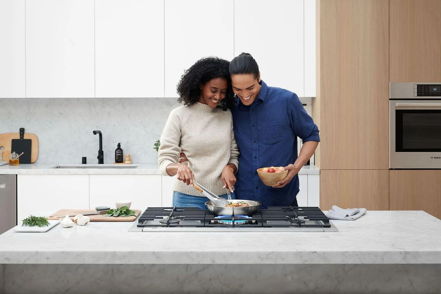 Bosch  800 Series Gas Cooktop 36'' Stainless Steel Ngm8658Uc