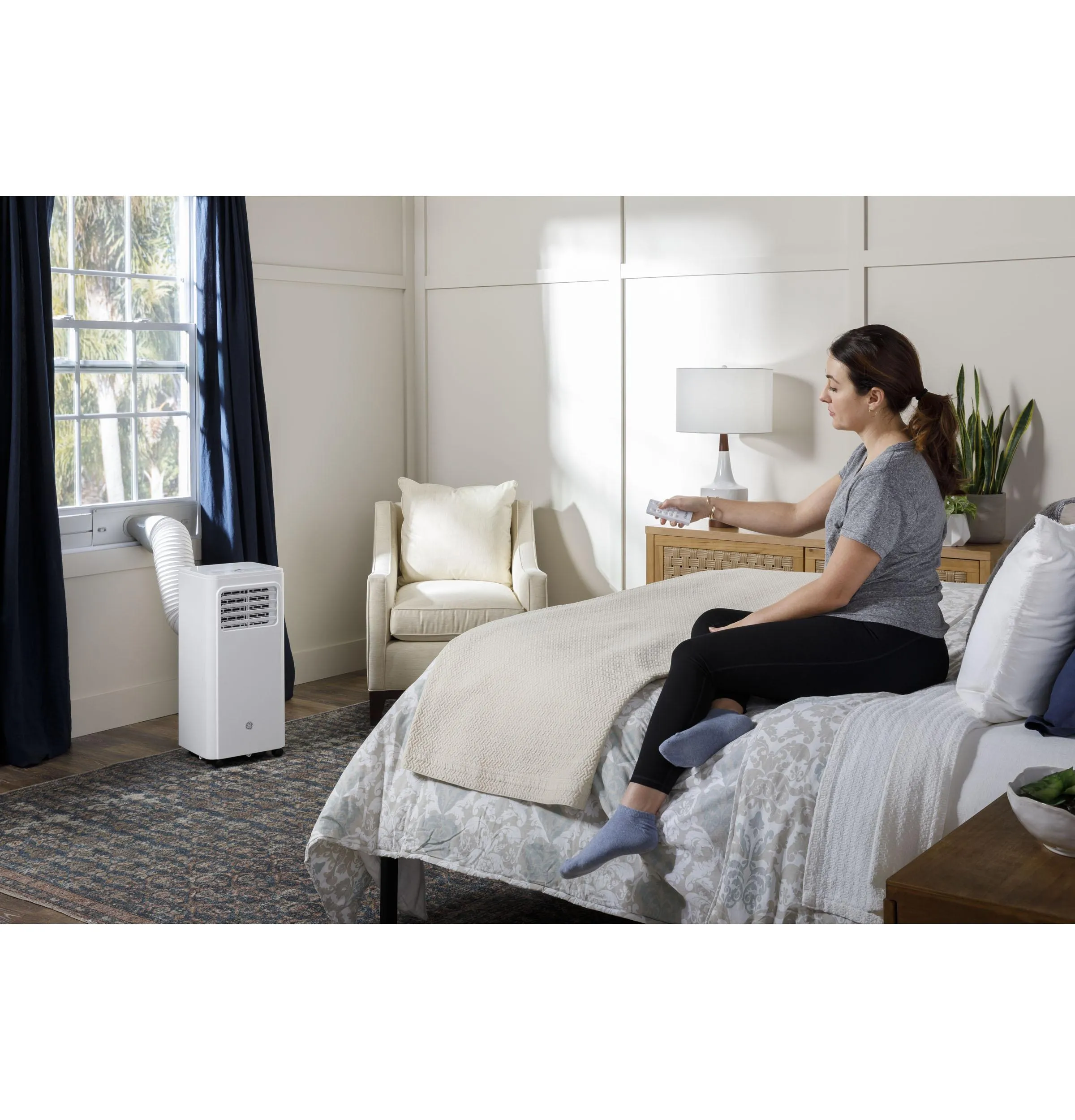 Ge Appliances APFA08YBMW Ge 8.000 Btu Portable Air Conditioner For Small Rooms Up To 150 Sq Ft. (5.300 Btu Sacc)