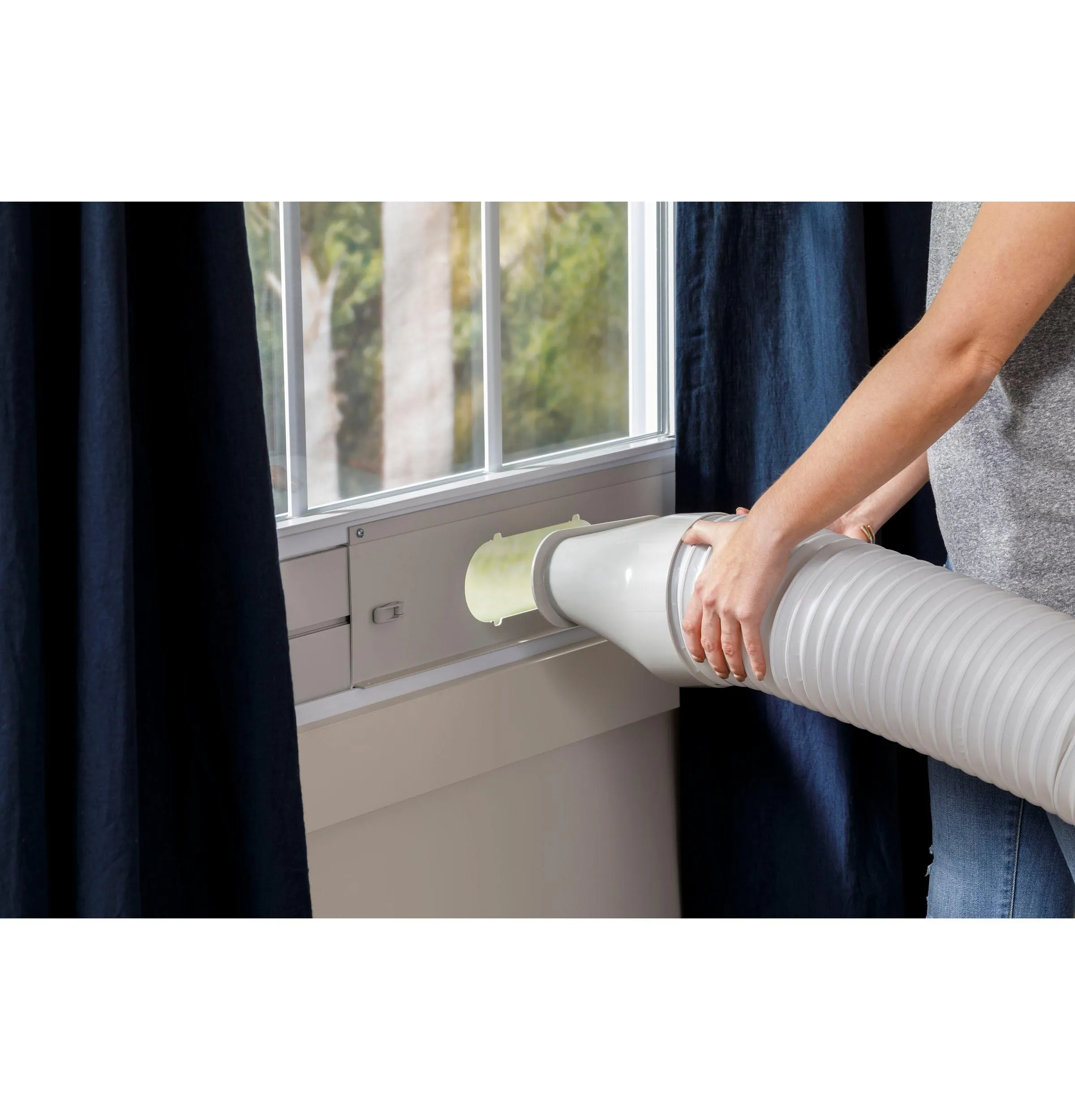 Ge Appliances APMS06BWF Ge 6.000 Btu Doe Portable Air Conditioner For Small Rooms Up To 250 Sq. Ft.