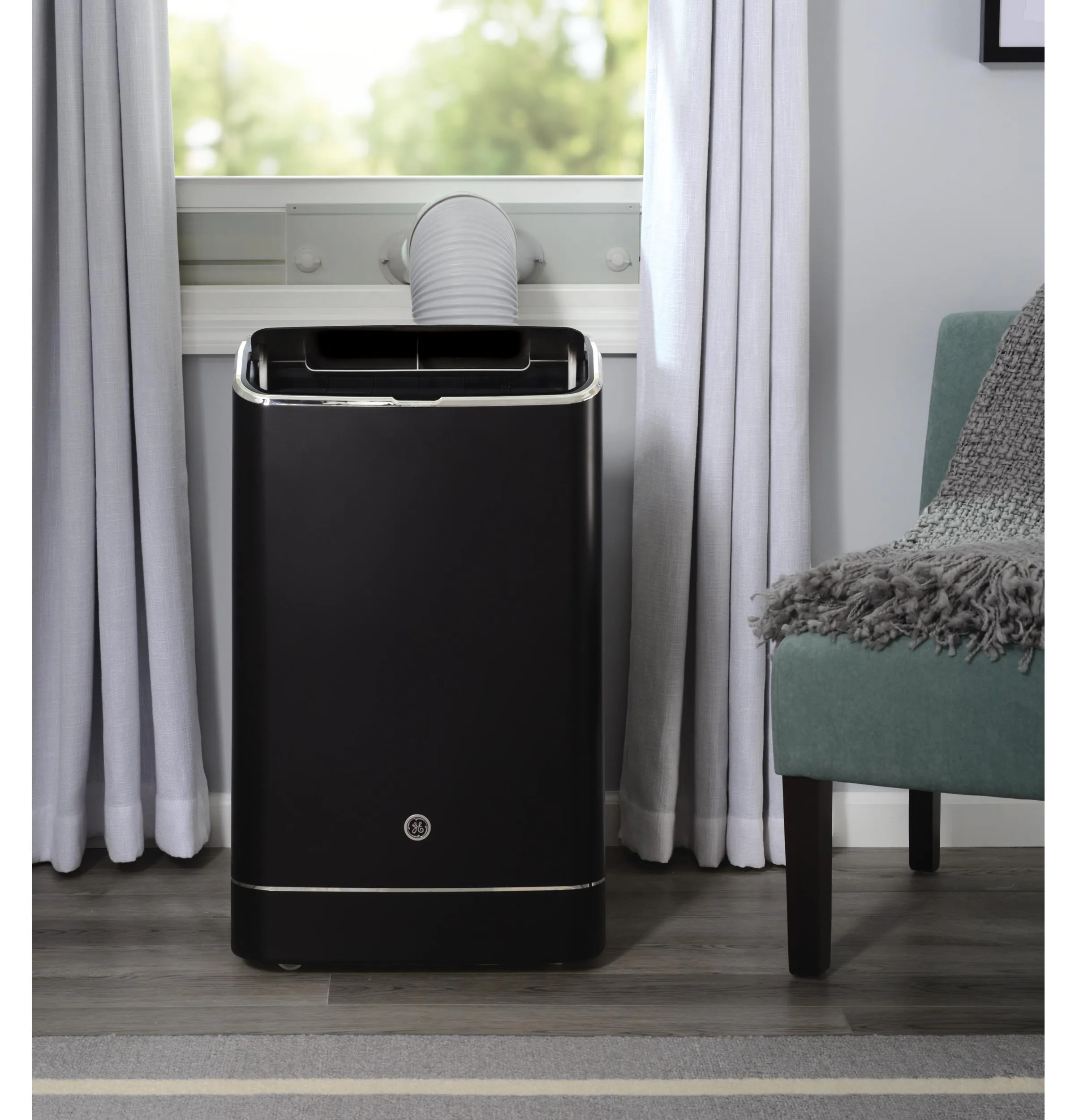 Ge Appliances APXD10JAWB Ge 10.000 Btu Heat/Cool Smart Portable Air Conditioner For Medium Rooms Up To 450 Sq Ft.