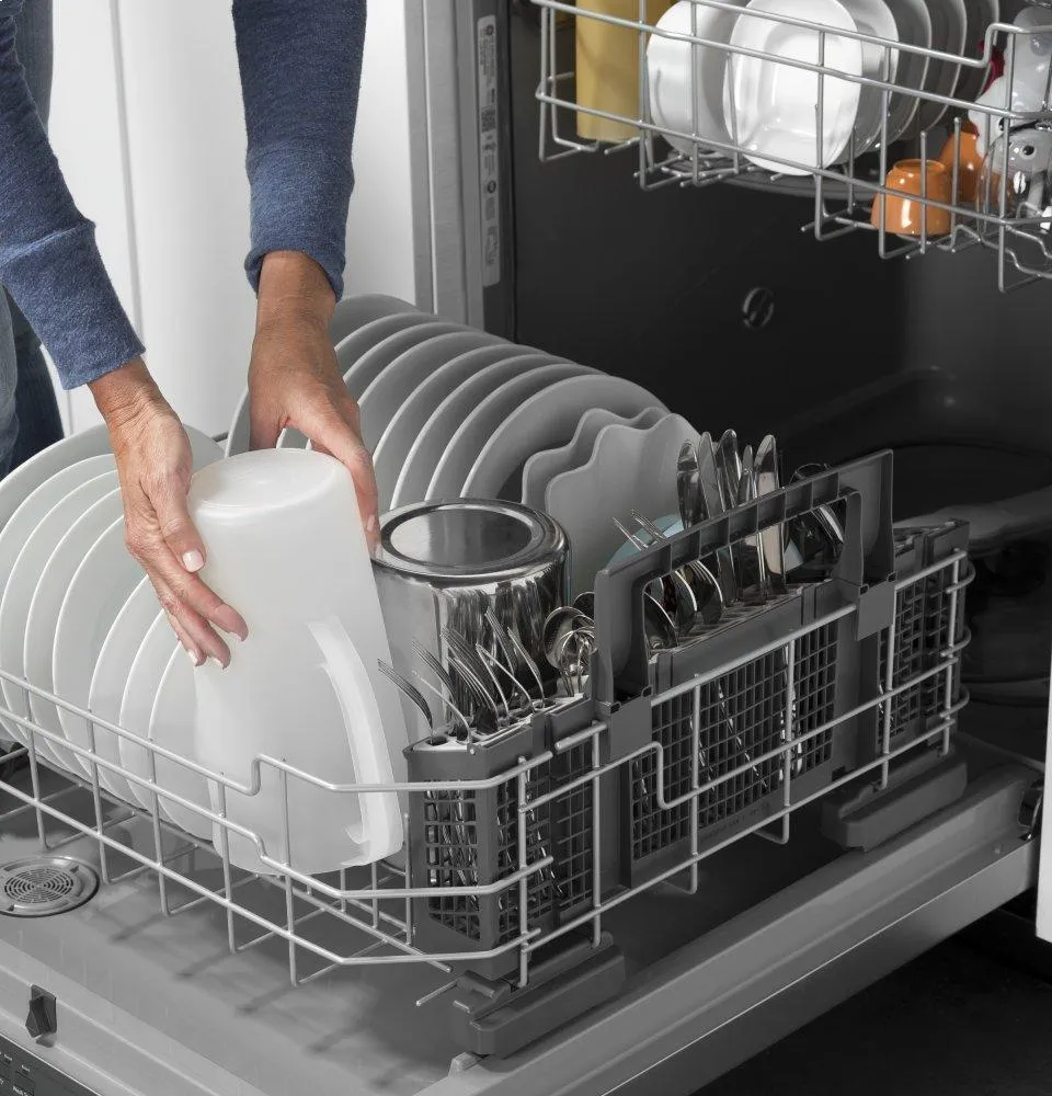 Ge Appliances GDT630PYMFS Ge Fingerprint Resistant Top Control With Plastic Interior Dishwasher With Sanitize Cycle & Dry Boost