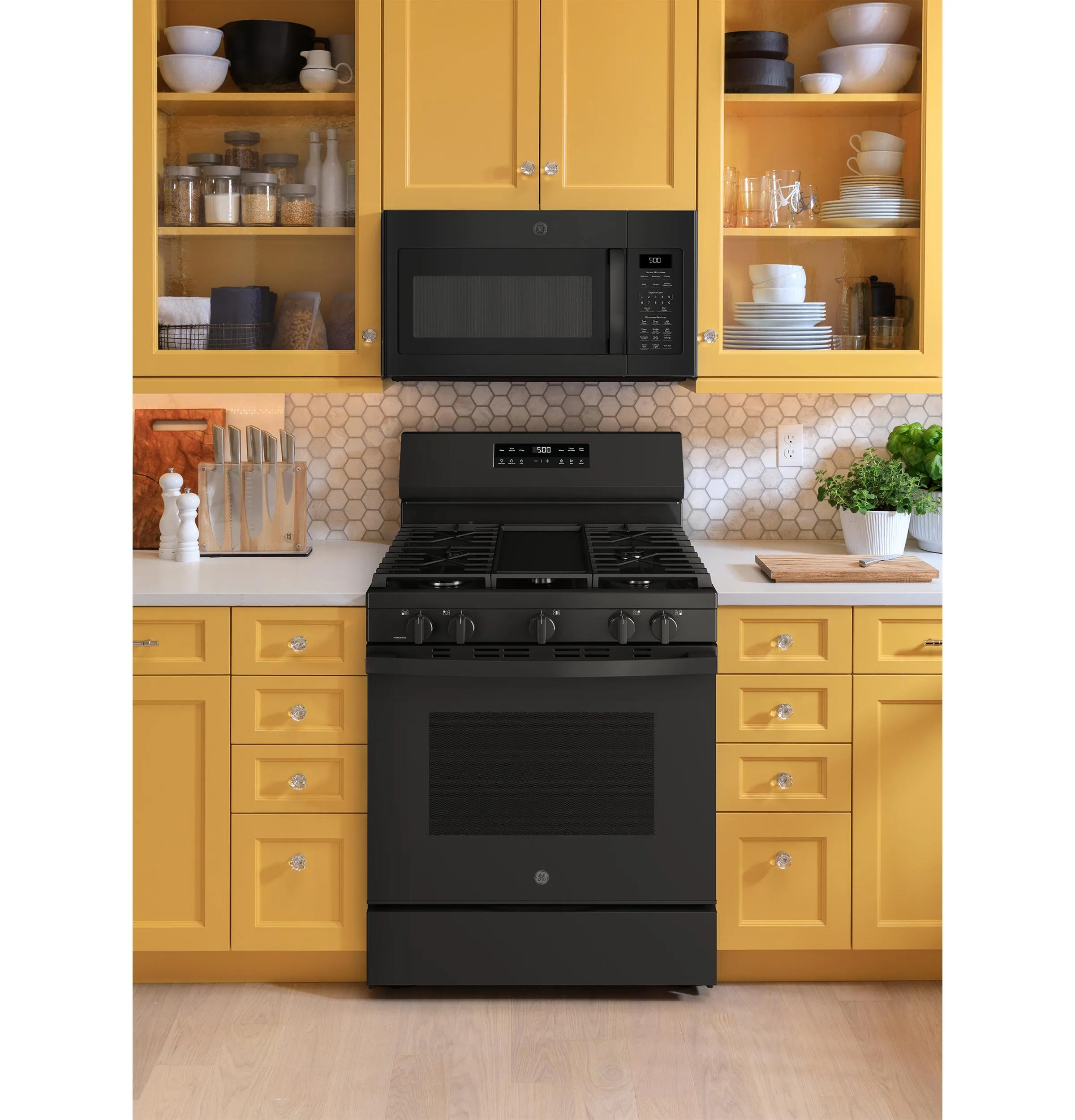 Ge Appliances GGF500PVBB Ge 30 Free-Standing Gas Range With Crisp Mode