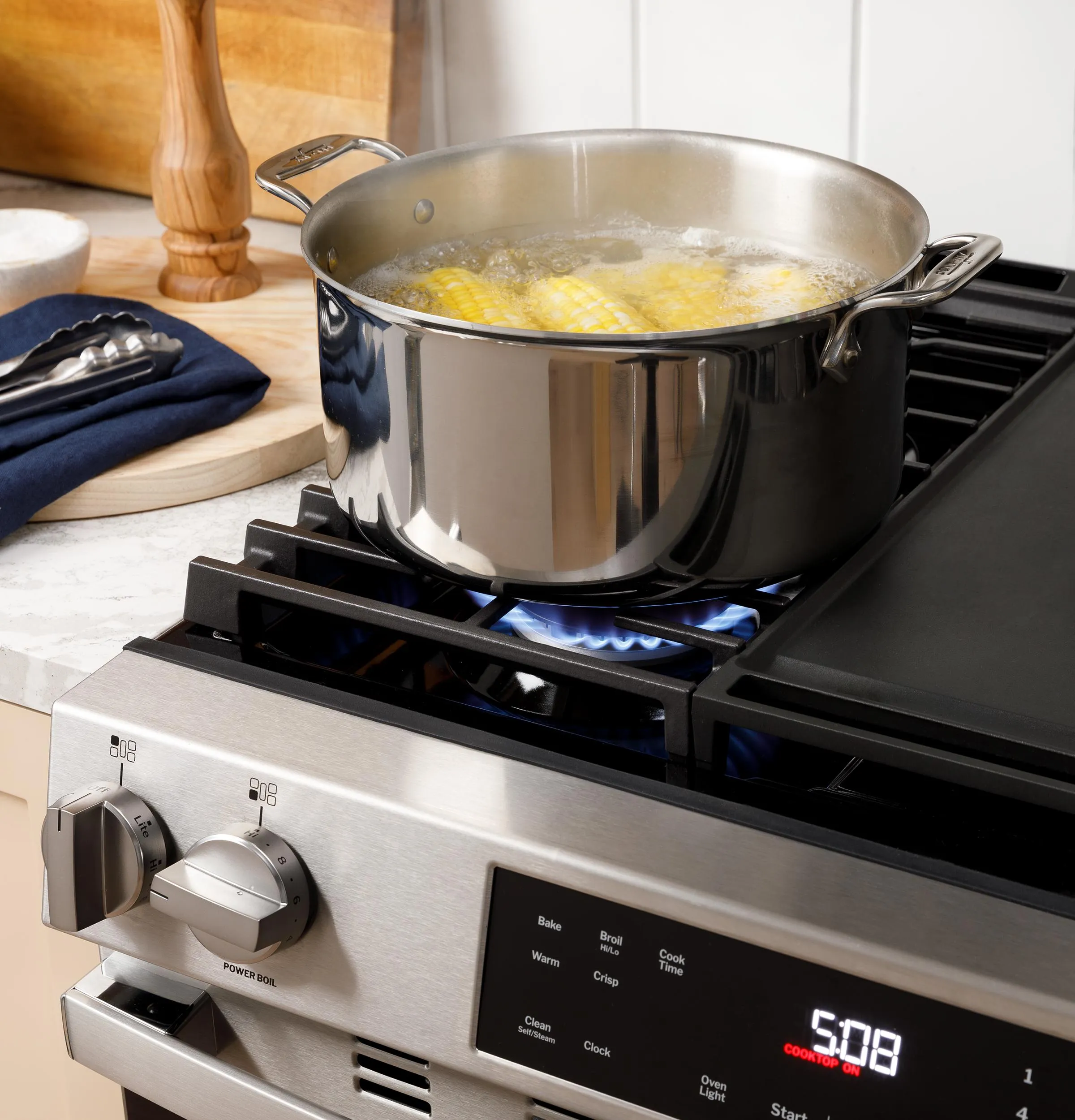 Ge Appliances GGF500PVSS Ge 30 Free-Standing Gas Range With Crisp Mode