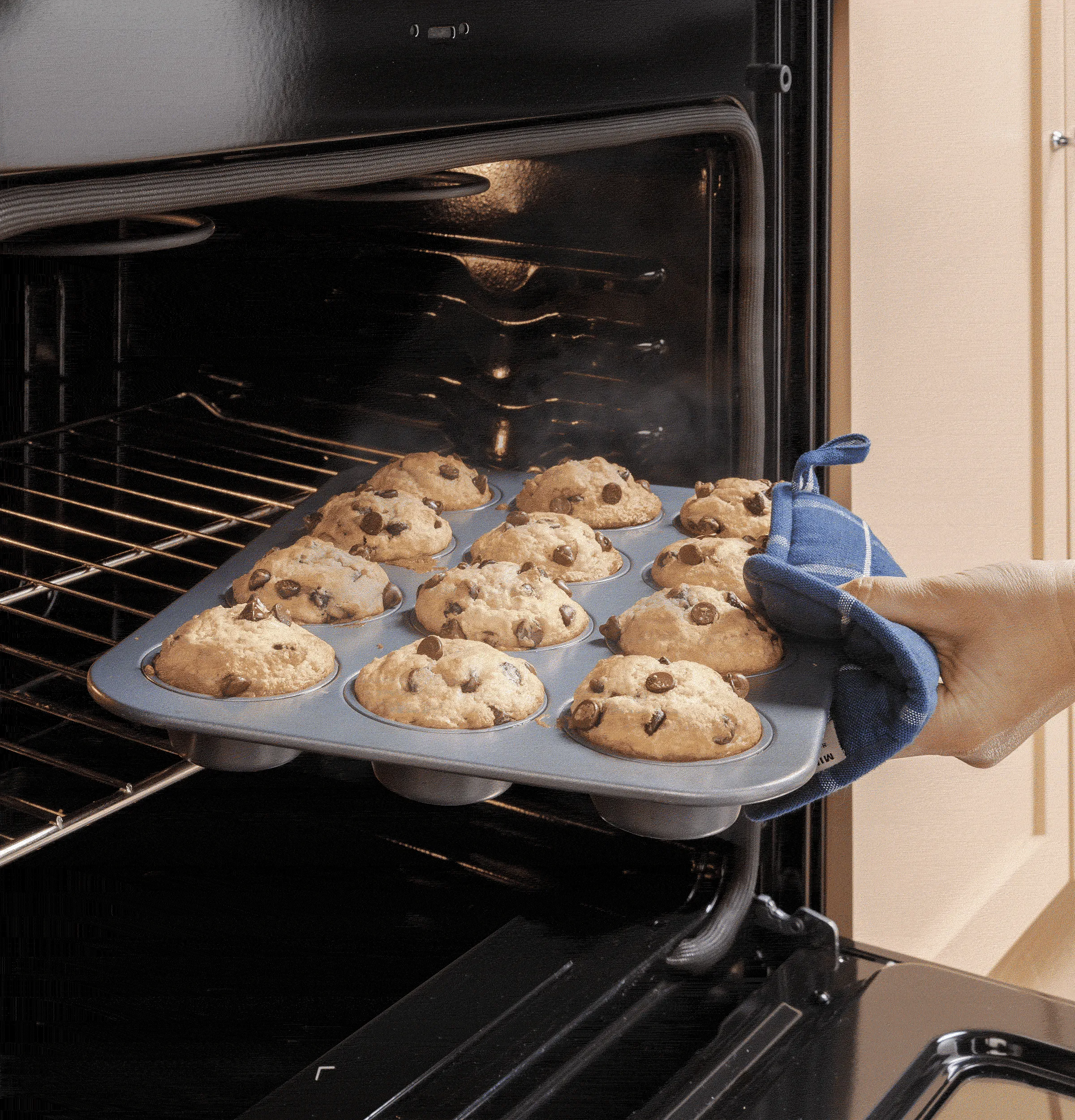 Ge Appliances GGF500PVWW Ge 30 Free-Standing Gas Range With Crisp Mode