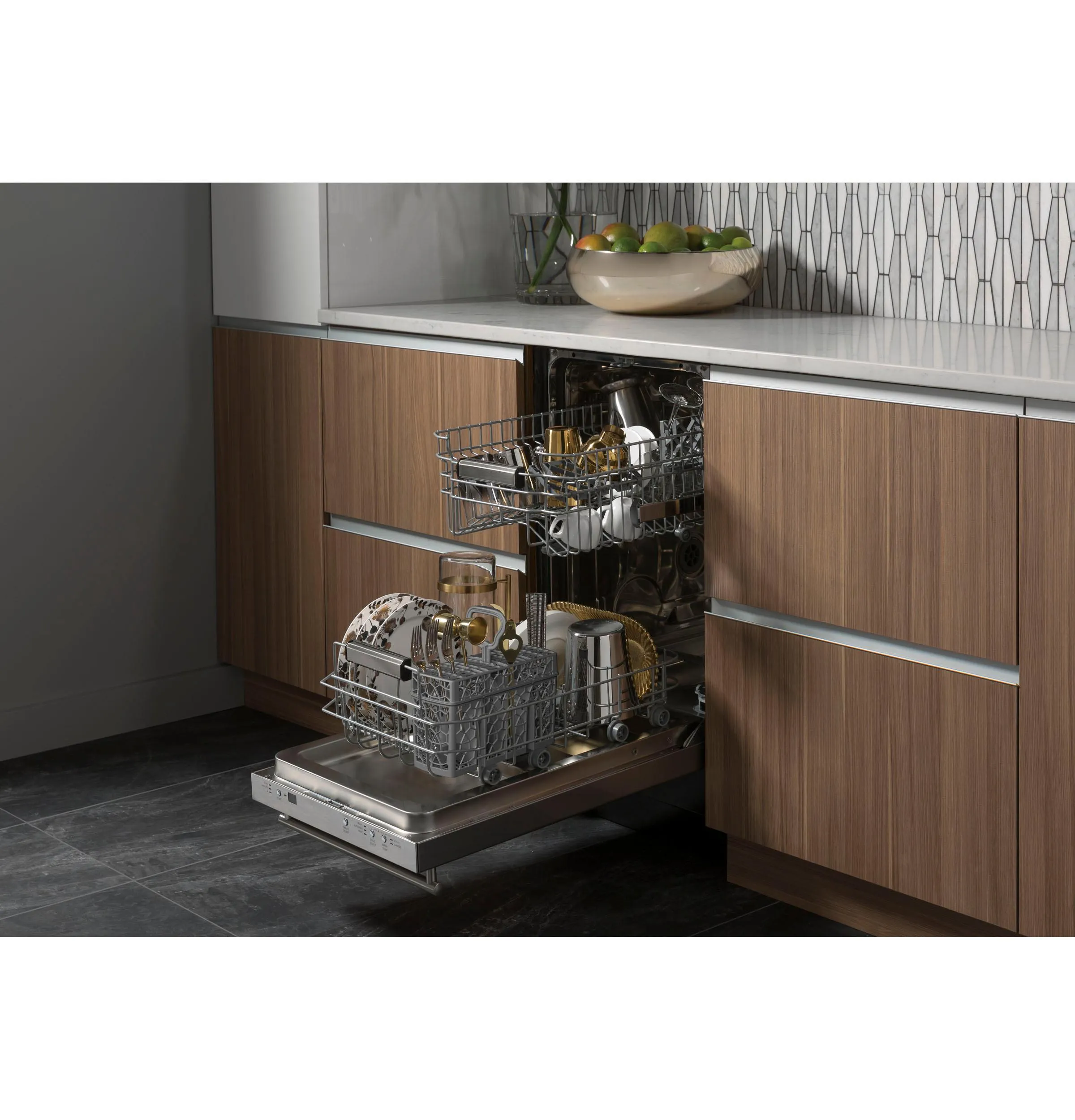 Ge Appliances UDT165SIVII 18 Dishwasher