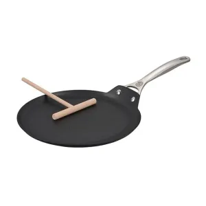 Le Creuset Toughened Non-Stick Crepe Pan with Rateau