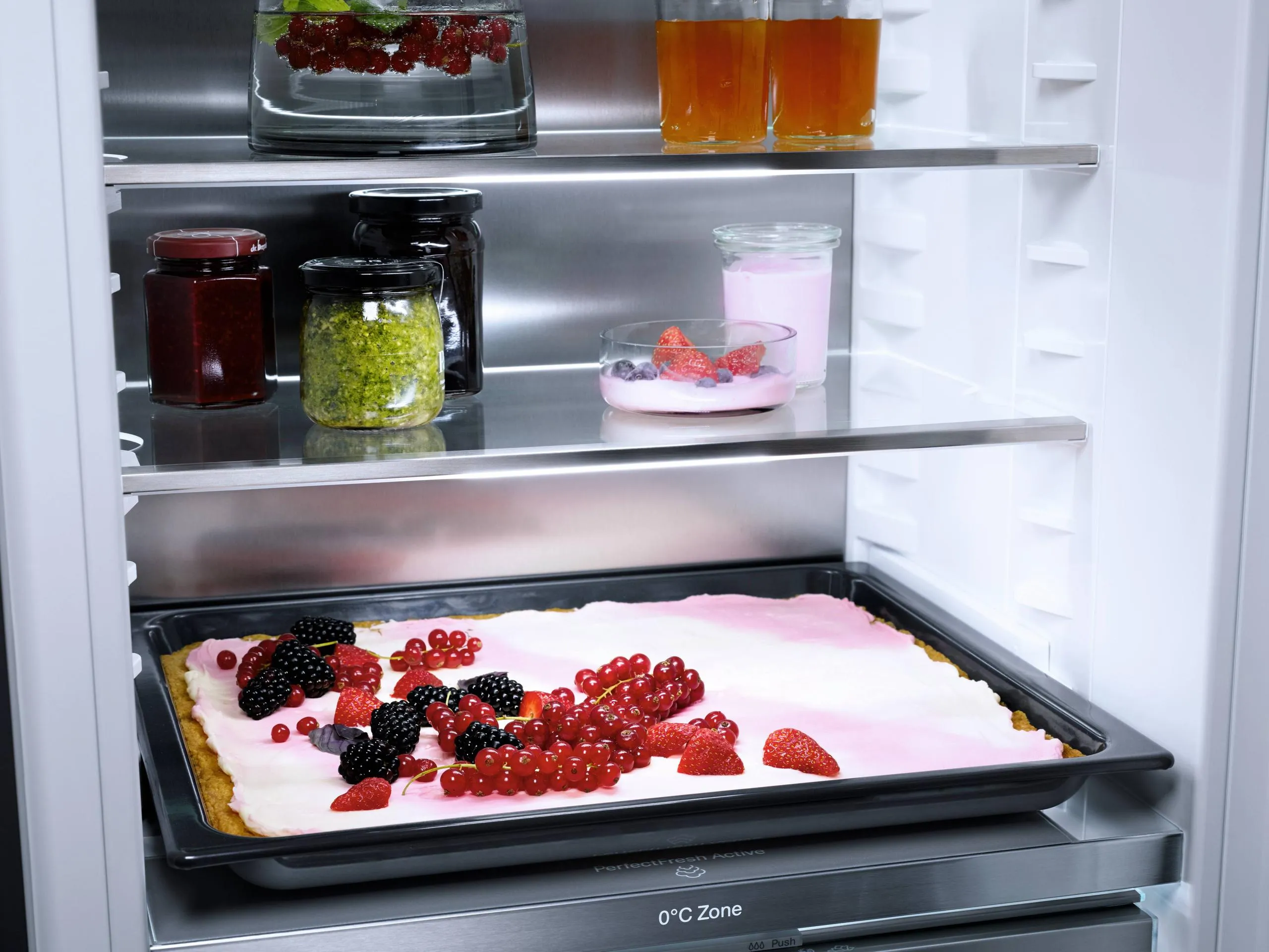 Miele KFN7795D Kfn 7795 D - Perfectcool Fridge-Freezer Perfectfresh Active. Dynacool. And Icemaker For Outstanding Appearance.
